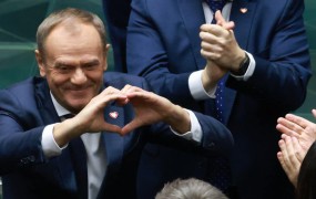 Poljska dobila vlado: Donald Tusk je ponovno premier