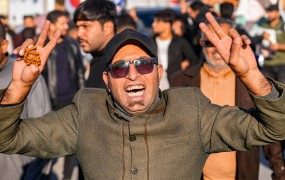 V Tržiču protestiralo več tisoč muslimanskih vernikovar