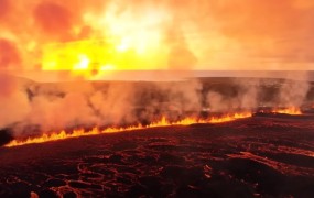 "Temačen dan za Islandijo": izbruh ognjenika šokiral otoško državo