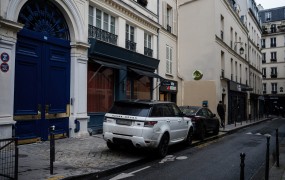 V Parizu bodo trikratno podražili parkiranje za terence