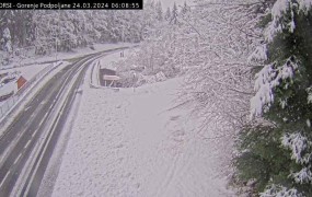 Huda ura zdelala Slovenijo; danes sneg do nižin (FOTO)