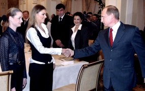 Putinov klan: družinske skrivnosti in milijarde ruskega diktatorja