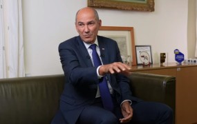 Janša v intervjuju za proruski portal Voice of Europe hvalil Orbana in skrajno desnico ter napovedal odhod iz zmerne Evropske ljudske stranke