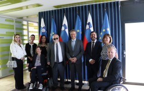 Golob sprejel predstavnike invalidskih organizacij