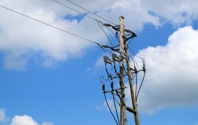 Kaos: izpad elektrike v Dalmaciji, v BiH in Črni gori