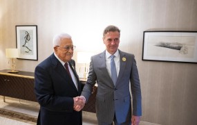 Golob v Jordaniji s palestinskim predsednikom Abbasom (FOTO)