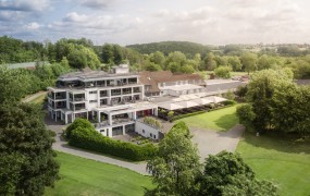 To je hotel v Nemčiji, ki bo dva tedna dom slovenskih nogometašev (VIDEO)