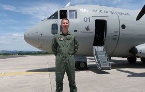 Pilot Martina Krpana: z najnovejšim letalom Slovenske vojske na Kosovo