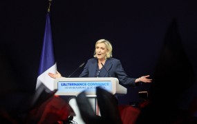 Le Penova dobila prvi krog volitev v Franciji; debakel za Macrona