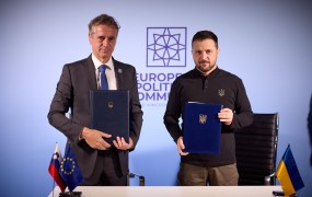Golob in Zelenski podpisala varnostni sporazum