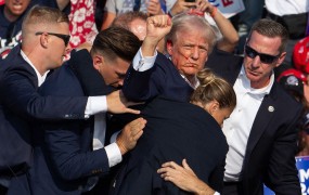 Reportaža iz Milwaukeeja: ustoličenje Trumpa, novega svetnika ameriške desnice