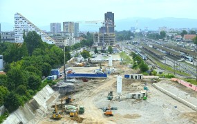 Poglejte, kaj se dogaja na gradbišču ljubljanske železniške postaje (FOTO)