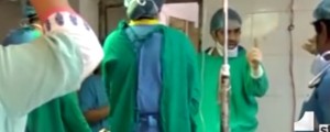 VIDEO: Kirurga sta se sprla med operacijo