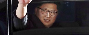 VIDEO: Severnokorejski voditelj za ženo odrinil fotografa