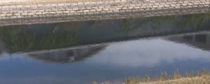 Črna reka Badaševica: povišano vrednost vodikovega sulfida izmerili v jašku, trdijo gasilci