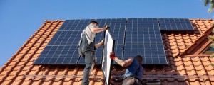 Načrt EU: obvezna namestitev sončnih celic na strehe?!
