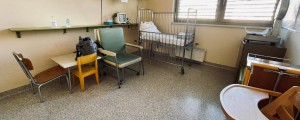 FOTO: Ste videli, v kakšnem stanju je izolacijska soba v mariborski bolnišnici