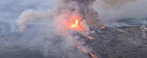 VIDEO: Osupljivi posnetki požarov na Krasu, tako je bila ognjena stihija videti iz zraka