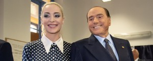 Berlusconijeva 54 let mlajša partnerka slavila v volilnem okraju, ki ga ni niti obiskala