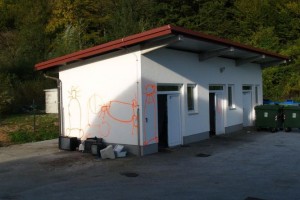 FOTO: Zbirni center, tarča vandalov in tatov