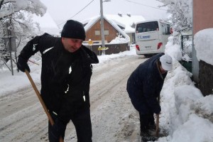 FOTO: Z lopatami po Dolenjskih Toplicah