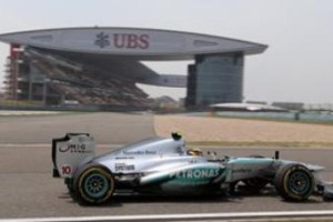F1: Hamiltonu pole position