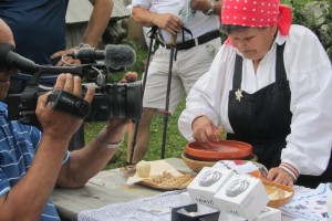 Na Veliki planini danes dan posebnega sira, ki ga izdelujejo le redki pastirji