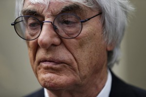 Bernie Ecclestone razjezil Lewisa Hamiltona z izjavo, da so včasih črnci še večji rasisti kot belci