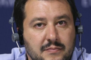 Matteo Salvini se je pridružil Bannonovi fundaciji Gibanje