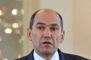 Janez Janša ne misli zapustiti položaja predsednika SDS