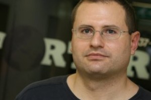 Nenad Glücks o odprtem lovu na novinarje