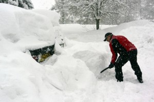 Do ponedeljka lahko ponekod pade do 40 centimetrov snega na dan