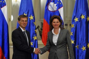 Cerar: "Neprimerno" je, da Alenka Bratušek ne dvigne pošte KPK