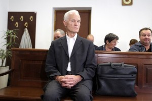 Mirku Krašovcu odvzeli naziv kanonika z vsemi pripadajočimi privilegiji in častmi