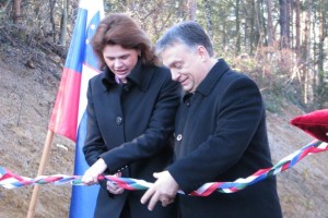 Porabci po stoletju čakanja naposled dobili cestno povezavo