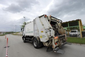 Pri smeteh ima glavno besedo v Italiji mafija. Je tako tudi pri nas?