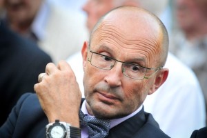 Vlada bo razrešila direktorja Arhiva RS Jožeta Dežmana