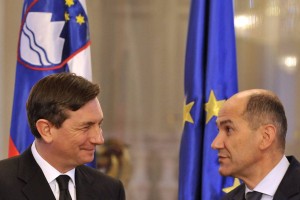 Anketa: Janša in Pahor sta bila v boju s krizo bolj prepričljiva od Bratuškove