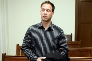 Policija ponuja nagrado za informacije o pobeglem Zavašniku