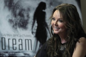 Pevka Sarah Brightman bo poletela v vesolje