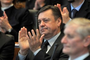 Dan D za Jankovića - kje bo našel 46 glasov? 