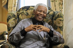 Mandela boleha za pljučnico, a nima težav z dihanjem