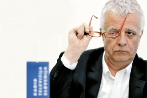 Glosa Vinka Vasleta: Računalniška zarota za Zorana Jankovića