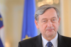 Türk z iskanjem mandatarja spet začel pri Jankoviću