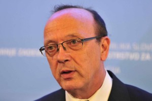 Gorenak: Policija je odgovorila na nasilje provokatorjev