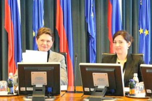 Vlada ministrstvu za izobraževanje vrača 70 milijonov evrov, ki jih je odvzela včeraj