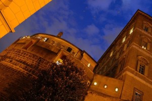 Vatikan zanika pomoč mariborski nadškofiji