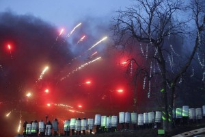 V Kijevu je tekla kri - več kot deset smrtnih žrtev in vdor policije na Majdan