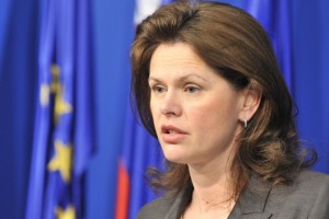 Tako koalicija kot opozicija želita slišati premierkina pojasnila o problemih bančnega sistema