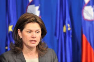 Vlada: Dvig DDV s 1. julijem; kriznega davka še ne bo